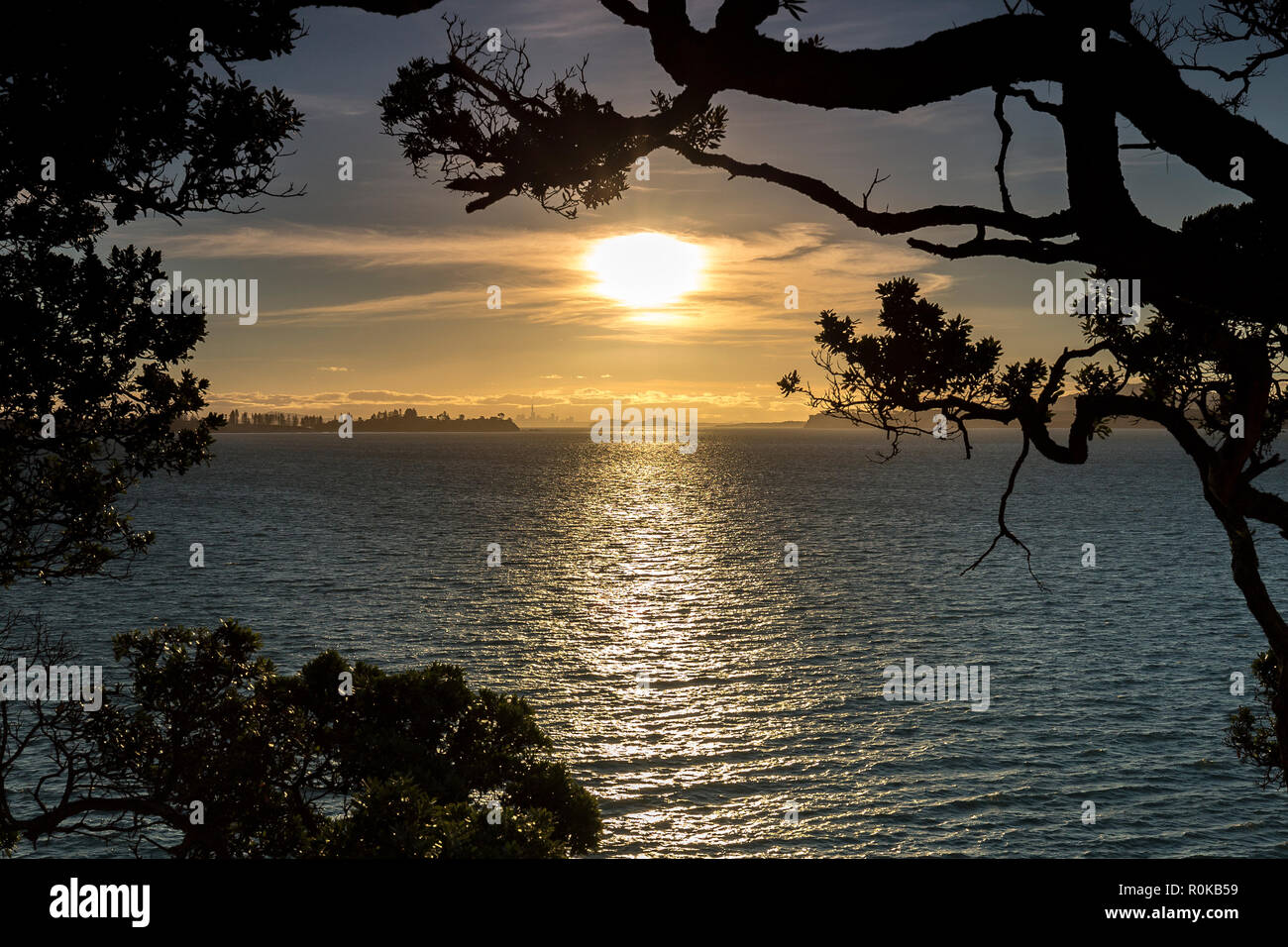 Vue du coucher de soleil direction Auckland, Nouvelle-Zélande Banque D'Images