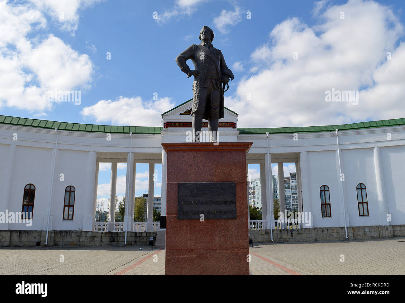 BENDER, Moldavie/Transnistrie - 7 octobre 2018 : une statue de Grigori Potemkine, se tient devant le cimetière militaire de Bender,. Banque D'Images