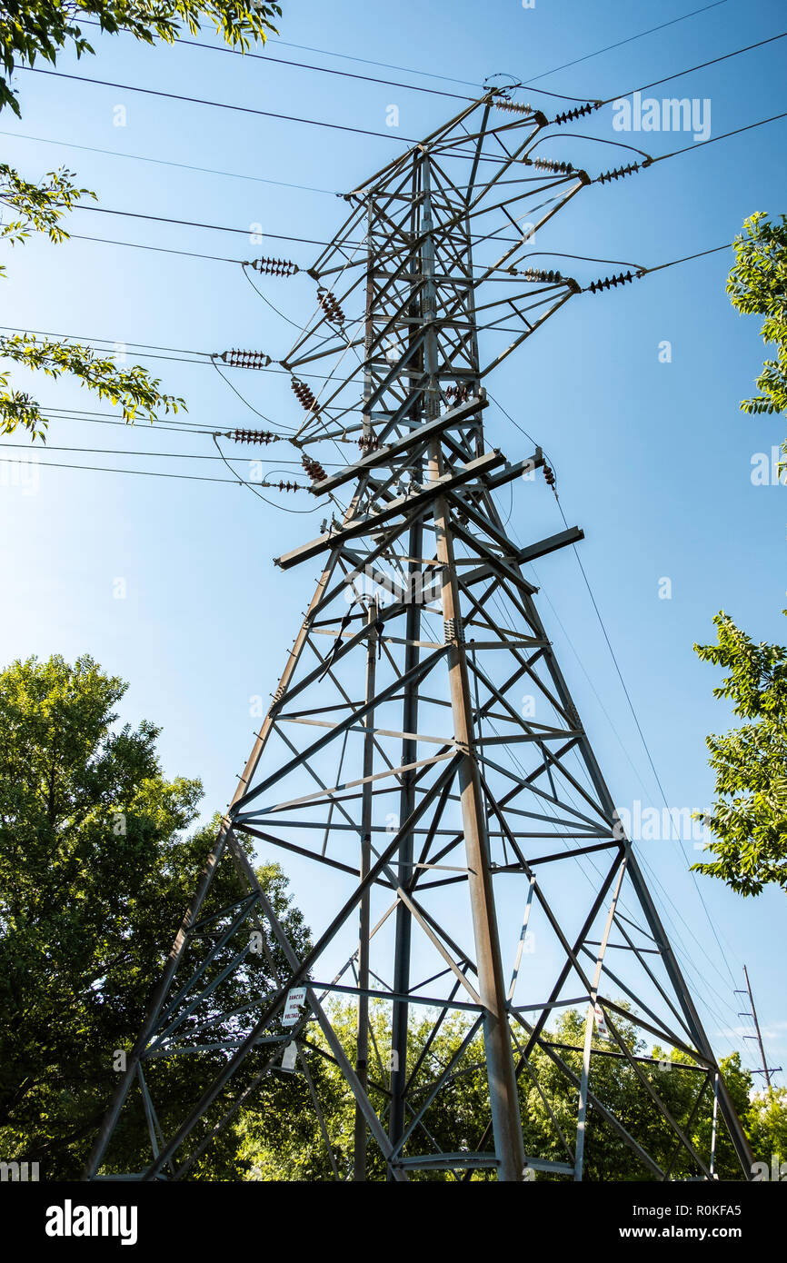 L'électricité, pylône ligne haute tension d'un réseau électrique dans la région de Wichita, Kansas, États-Unis. Banque D'Images