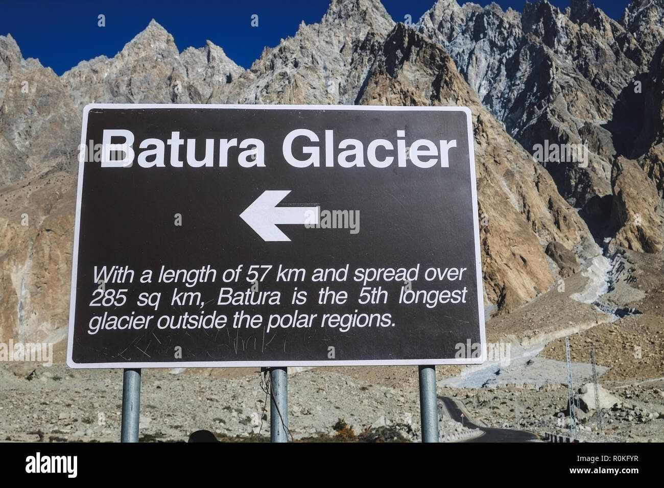 Batura glacier Banque de photographies et d'images à haute résolution -  Alamy