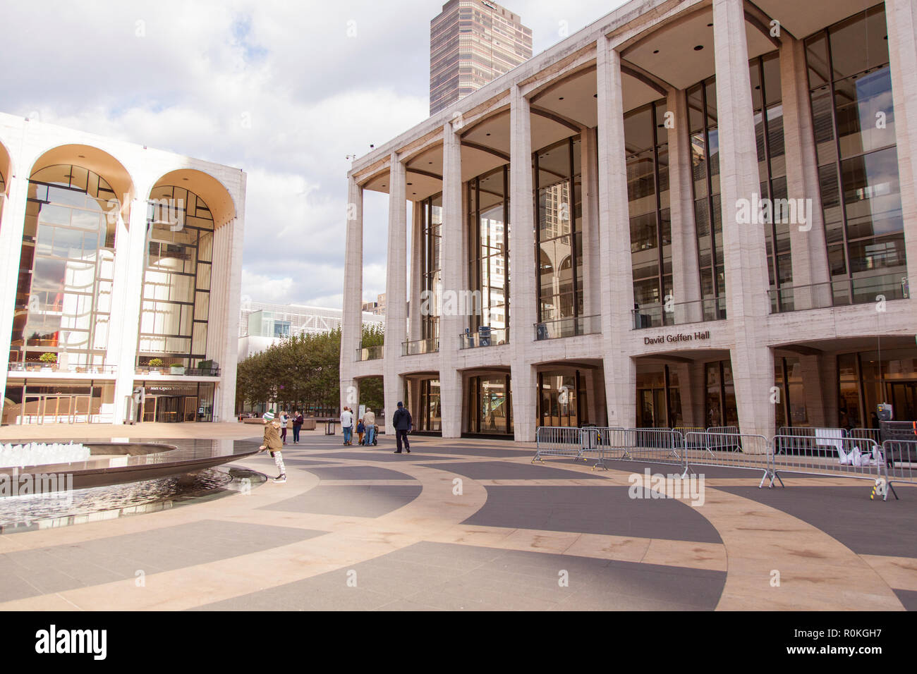 Le Lincoln Center Performing Arts Center, Broadway, New York, United States of America.USA Banque D'Images