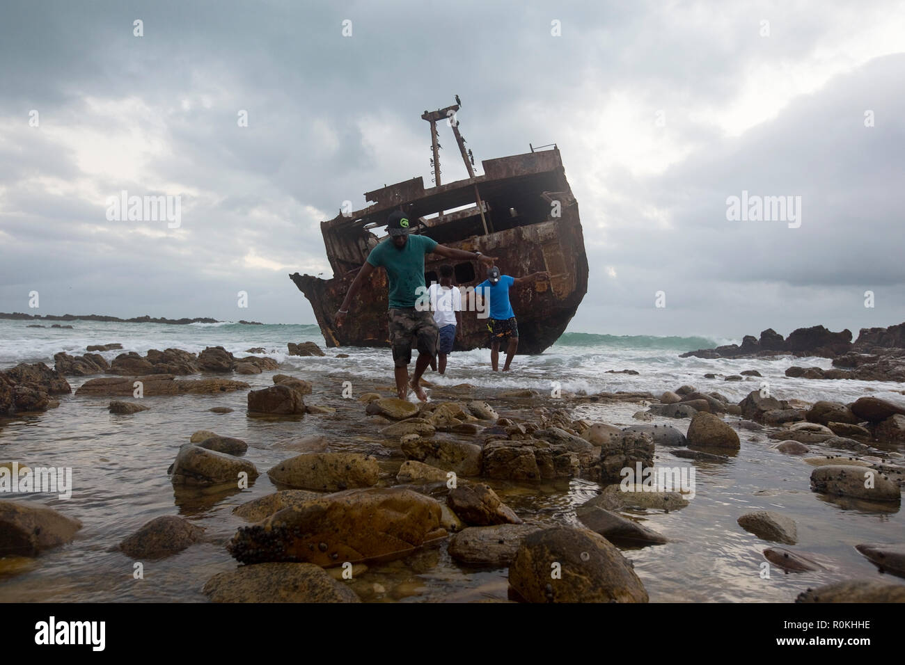Les visites de personnes Le Mishu Maru 38, du cimetière de navires à Cape Agulhas Banque D'Images