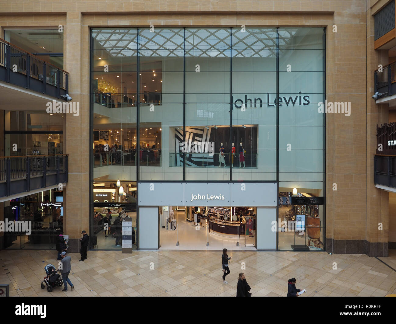 CAMBRIDGE, UK - CIRCA Octobre 2018 : John Lewis au centre commercial Grand Arcade Banque D'Images