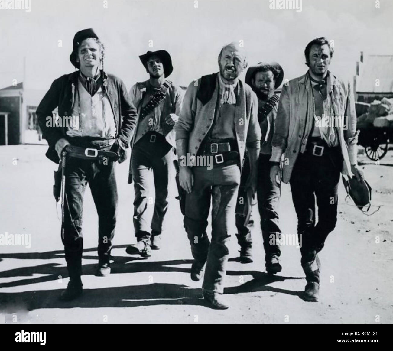 Les HELLIONS 1961 Irving Allen Productions tournage en Afrique du Sud avec Lionel Jeffries centre et Marty Wilde deuxième à partir de la droite Banque D'Images