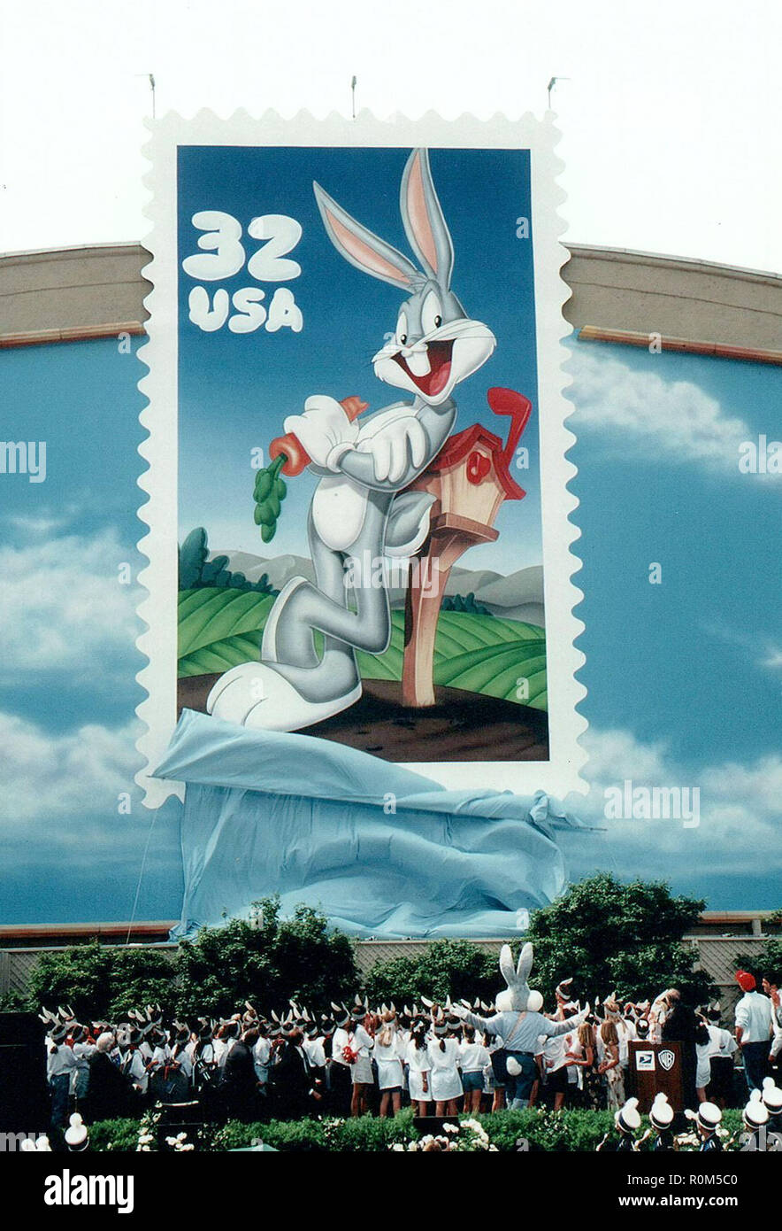 Bugs Bunny Stam sur le studio Warner Bros ÉÉ.. Événement dans la vie d'Hollywood, Californie - USA, industrie du film, Célébrités, photographie, Bestof, Arts, Culture et divertissement, Célébrités, Mode Topix Meilleur de Hollywood, la vie, tapis rouge et en backstage, cinéma, télévision, célébrités, célébrités de la musique, Topix Bestof, Arts, Culture et divertissement, vertical, une seule personne, photographie, # Celebrity # Hollywood # RedCarpet # Actor # actrice # famousCelebrity HollywoodEvent TsuniUSA # # Fashion # CelebrityPhotography tsuni@Gamma-USA.com, enquête de crédit , Tsuni / USA, mode, à partir de l'année 1993 à 1999, Banque D'Images