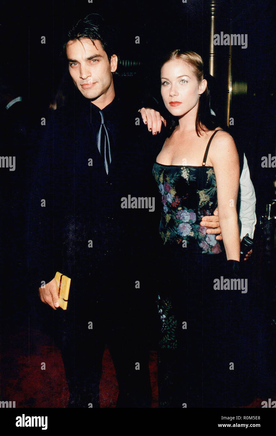Christina Applegate et Johnathon Schaech ÉÉ.. Événement dans la vie d'Hollywood, Californie - USA, industrie du film, Célébrités, photographie, Bestof, Arts, Culture et divertissement, Célébrités, Mode Topix Meilleur de Hollywood, la vie, tapis rouge et en backstage, cinéma, télévision, célébrités, célébrités de la musique, Topix Bestof, Arts, Culture et divertissement, vertical, une seule personne, photographie, # Celebrity # Hollywood # RedCarpet # Actor # actrice # famousCelebrity HollywoodEvent TsuniUSA # # Fashion # CelebrityPhotography tsuni@Gamma-USA.com, enquête de crédit , Tsuni / USA, mode, à partir de l'année 1993 à 1999, Banque D'Images