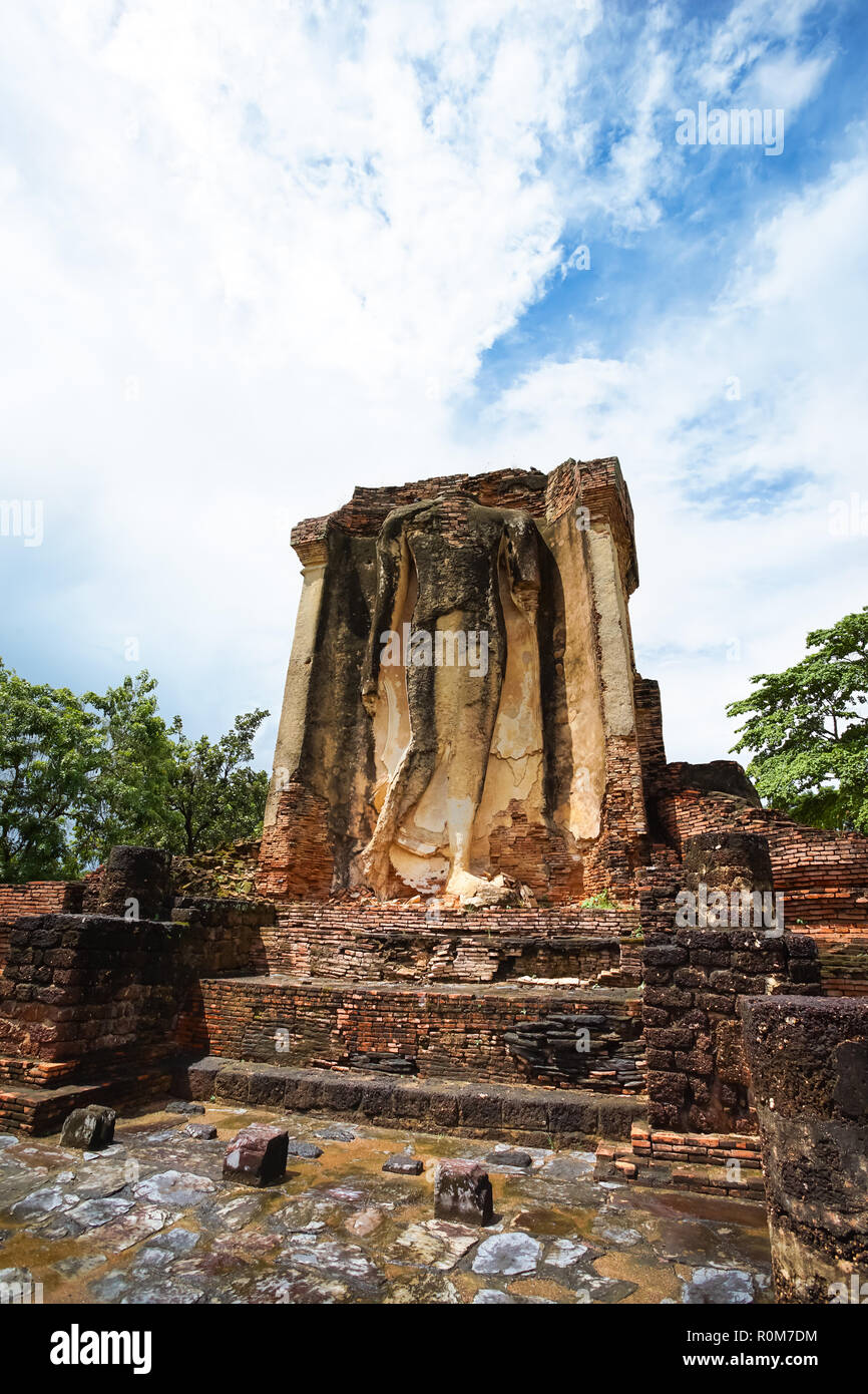 Wat Chetuphon ruiné ancienne dans le parc historique de Sukhothai, Thaïlande, province de Sukhothai Banque D'Images