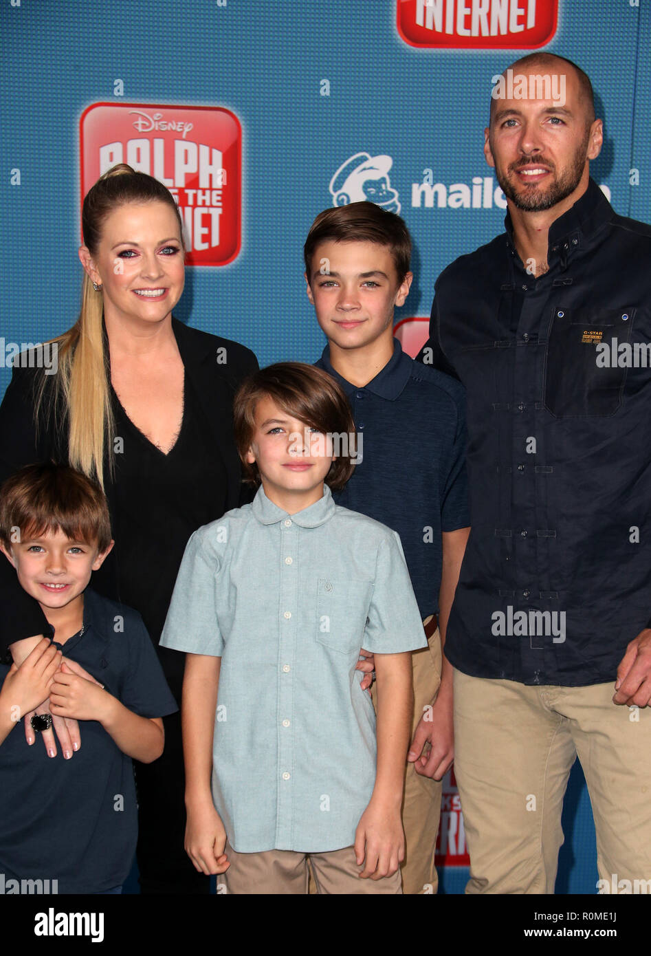 Hollywood, CA. 5Th Nov, 2018. Melissa Joan Hart, Mark Wilkerson, Tucker McFadden Wilkerson, Braydon Hart Wilkerson, Mason Walter Wilkerson, pour Premiere du Disney's 'Ralph se brise l'Internet" au El Capitan Theatre à Hollywood en Californie le 5 novembre 2018. Credit : Faye Sadou/media/Alamy Punch Live News Banque D'Images