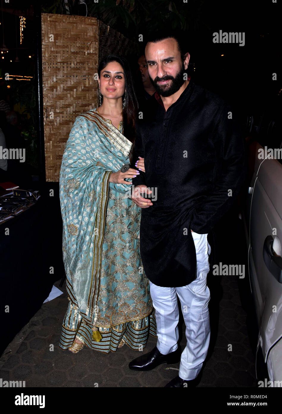 L'actrice indienne Kareena Kapoor Khan avec Saif Ali Khan au Festival de Théâtre Prithvi parti du 40e anniversaire au théâtre Prithvi, Juhu à Mumbai. Banque D'Images