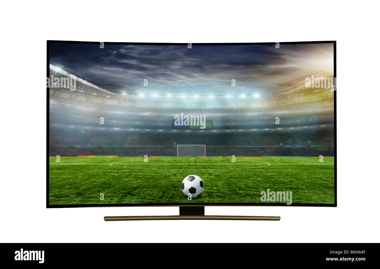 Moniteur 4k isolé sur blanc. Moniteur 4k smart tv regarder la traduction de match de football., avec incroyablement belle couleurs de l'image. Banque D'Images