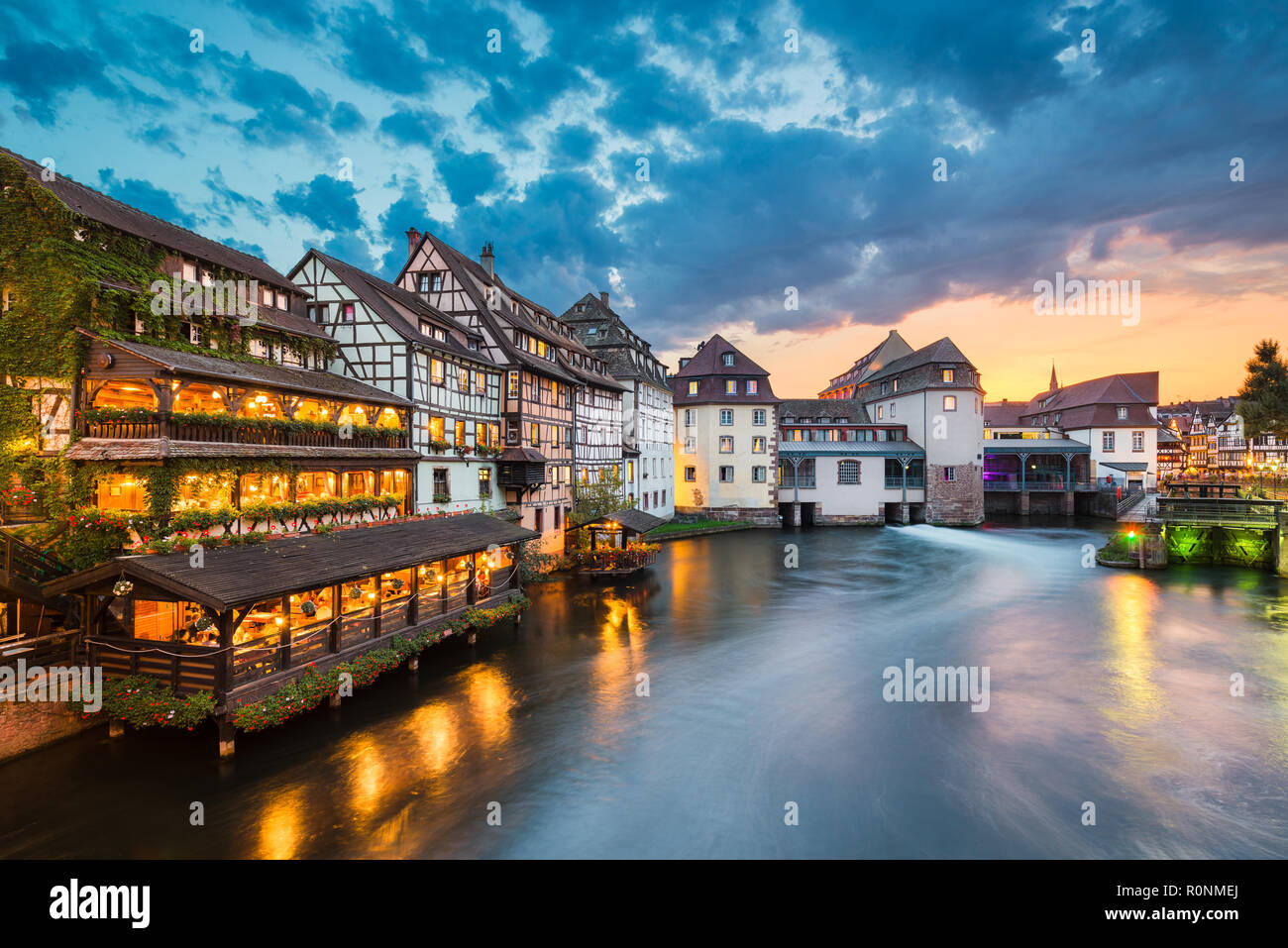 Petite France dans la vieille ville de Strasbourg, France Banque D'Images