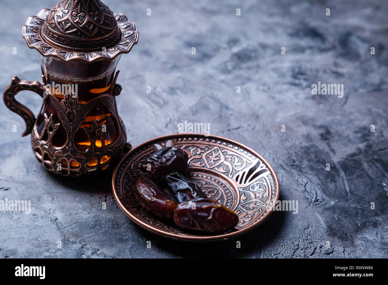 Ramadan kareem maison de concept avec dates d'iftar Banque D'Images