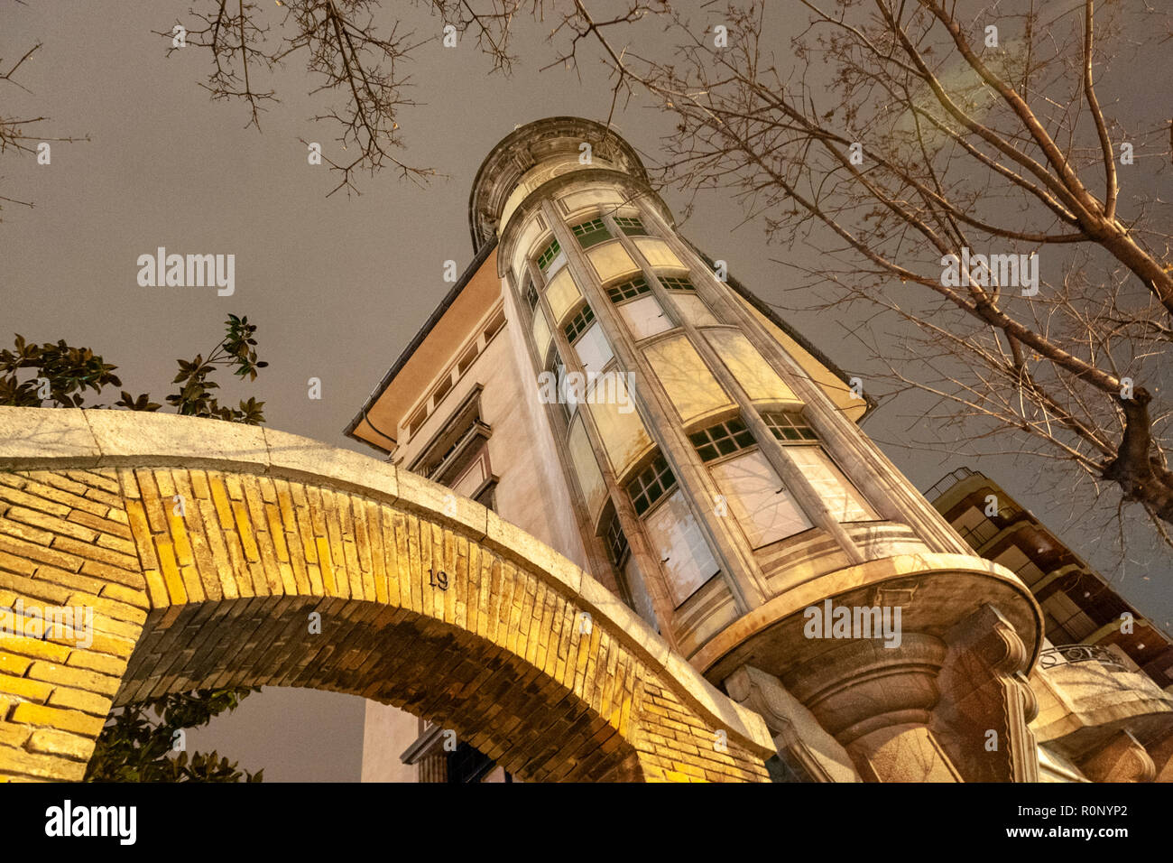 Casa Teixidor (Casa de la Punxa), maison moderniste par Rafael Masó à Gérone, Catalogne, Espagne Banque D'Images