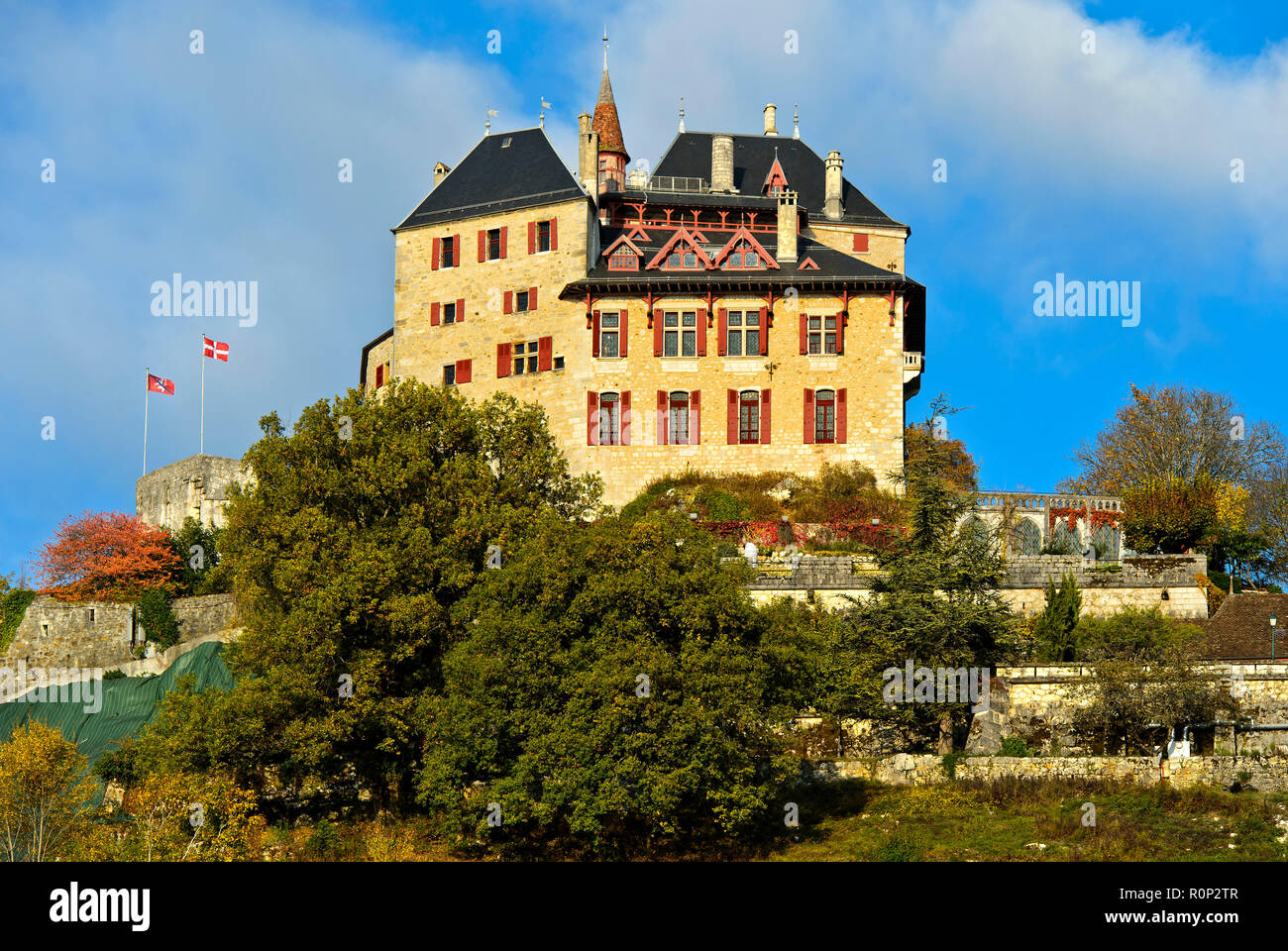 Château de Menthon-Saint-Bernard, le Château de Menthon, Talloires, Haute-Savoie, France Banque D'Images