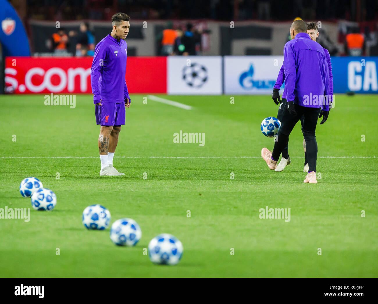 Belgrade, Serbie. 6 novembre, 2018. Ligue des Champions : Liverpool v étoile rouge de Belgrade, FK Cukaricki Belgrade, du stade. Roberto Firmino de Liverpool se réchauffe Crédit : Nikola Krstic/Alamy Live News Banque D'Images