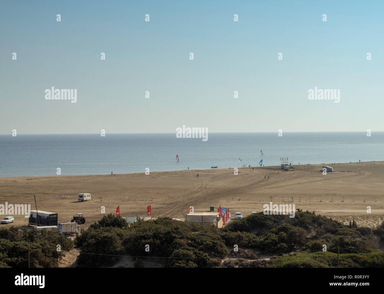 La vaste plage de Prasonisi, Rhodes, Grèce, Prasonisi est lieu de renommée mondiale pour les véliplanchistes et kitesurfer. Banque D'Images