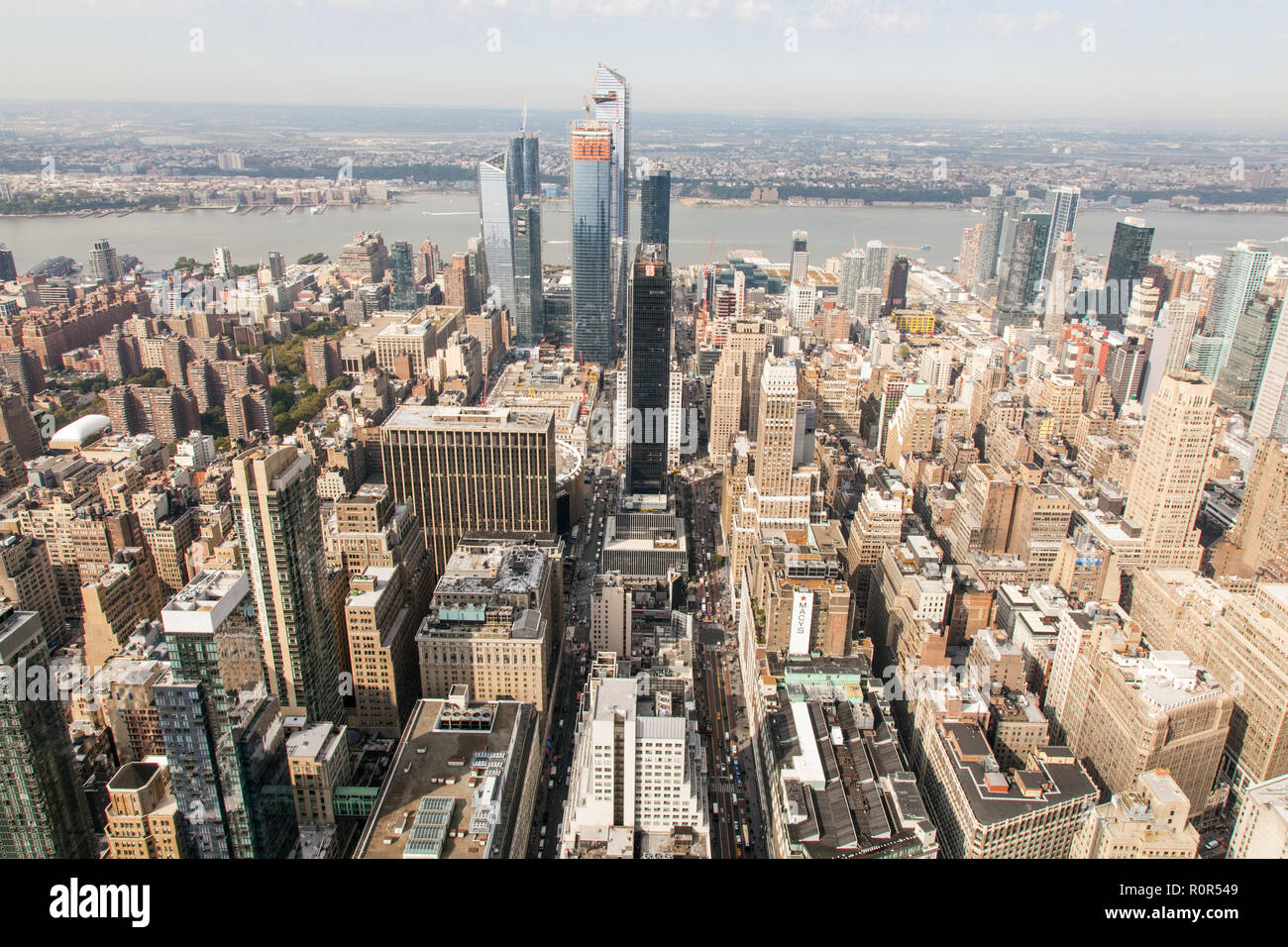 Vue de l'ouest depuis le sommet de l'Empire State Building, à la recherche à l'Hudson River, Manhattan, New York City, États-Unis d'Amérique. Banque D'Images
