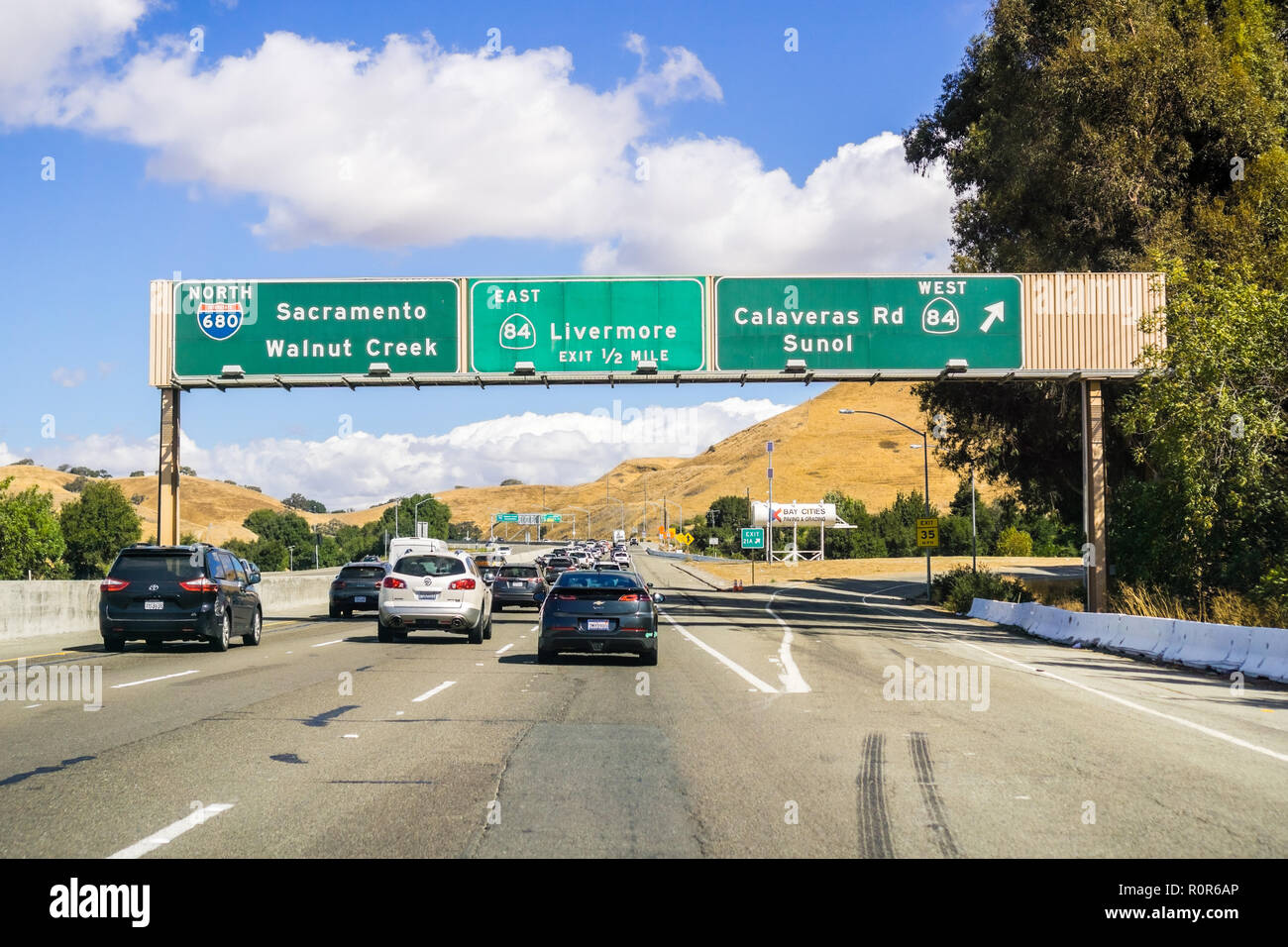 6 octobre 2018 Fremont / CA / USA - route occupée dans l'est de San Francisco bay area Banque D'Images