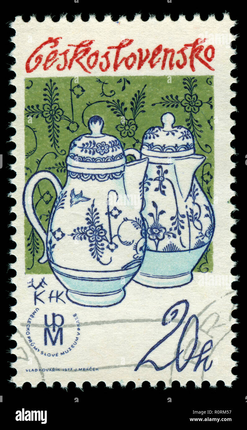 Timbre-poste de la Tchécoslovaquie dans la tradition de la porcelaine tchèque série émise en 1977 Banque D'Images