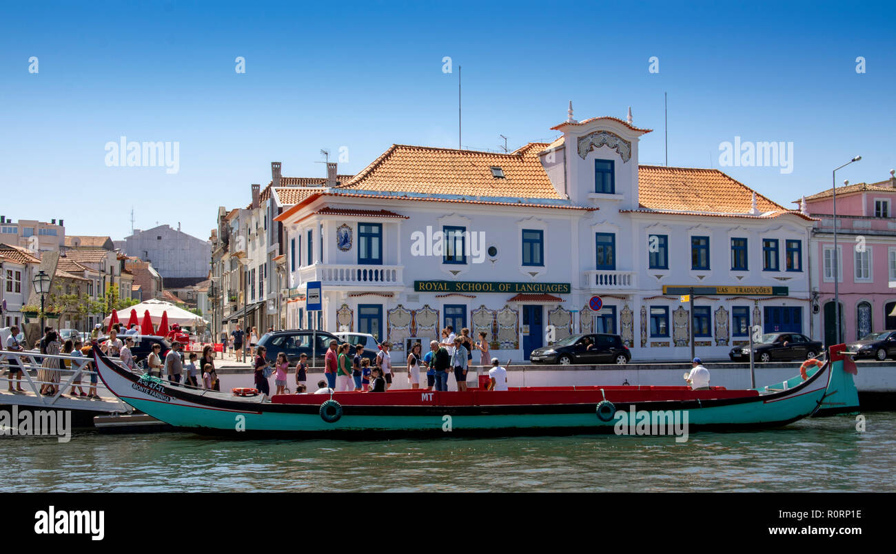 Oliceiro «' (bateau traditionnel) sur canal, Aveiro. Beira Litoral, Portugal Banque D'Images