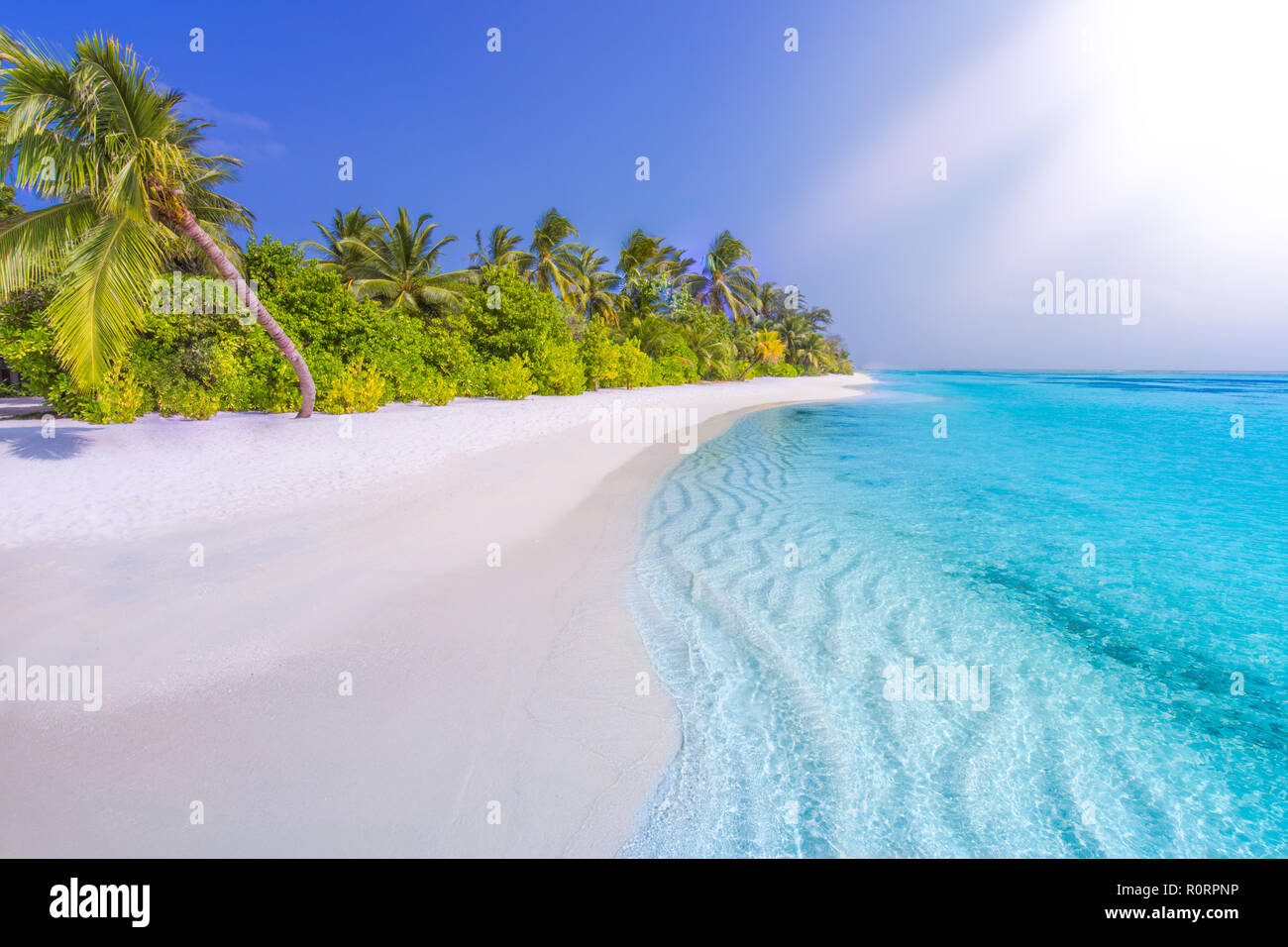 Paysage tranquille, relaxant, un paysage tropical design. Maison de vacances voyage vacances d'été. Destination touristique de luxe. Scène de plage incroyable Banque D'Images