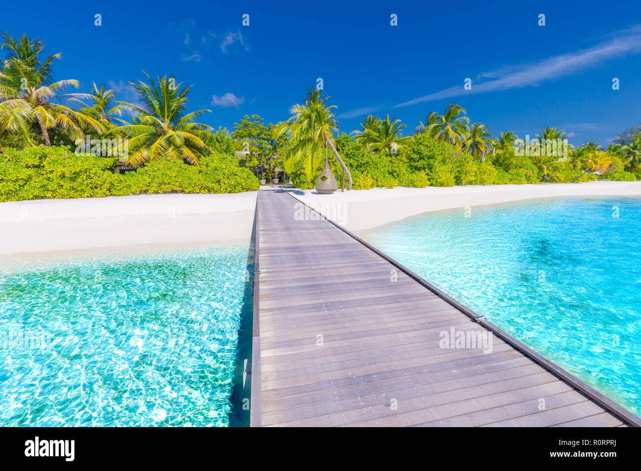 Paysage tranquille, relaxant, un paysage tropical design. Maison de vacances voyage vacances d'été. Destination touristique de luxe. Scène de plage incroyable Banque D'Images