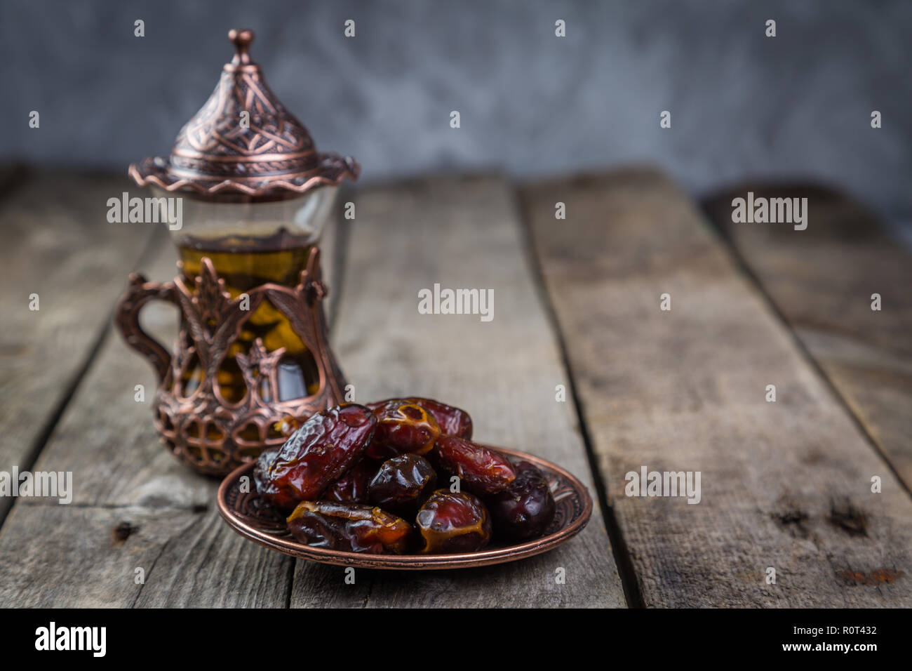 Ramadan kareem maison de concept avec dates d'iftar Banque D'Images
