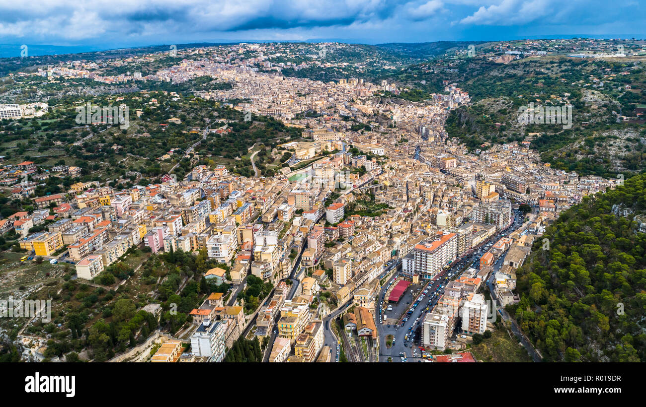 Vue aérienne. Modica est une ville française, située dans la province de Raguse, Sicile, Italie. Banque D'Images