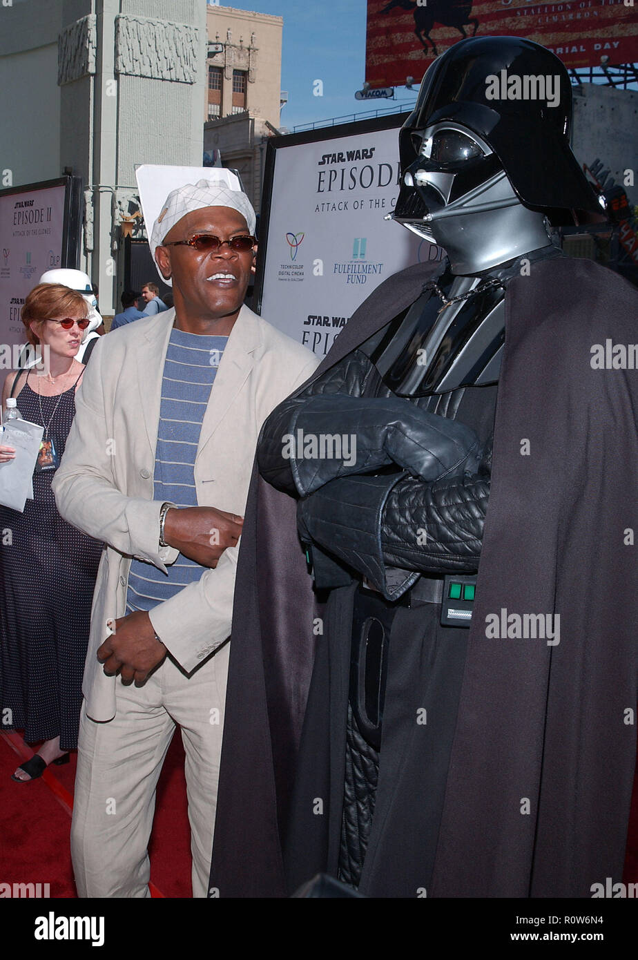 Samuel Jackson posant avec Darth Vader au Los Angeles première de ' Star Wars : Episode II L'Attaque des Clones ' au Chinese Theatre. 12 mai 2 Banque D'Images