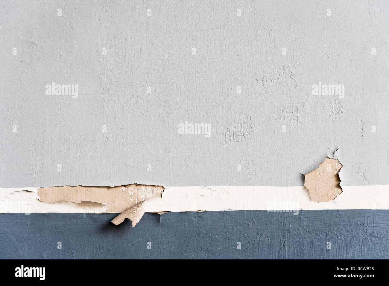 Résumé fond du gris et bleu peint sur mur avec fissurée. Vintage et rétro la nuance de couleur. Photo pour ajouter du texte message. Toile de fond de la conception d'un Banque D'Images