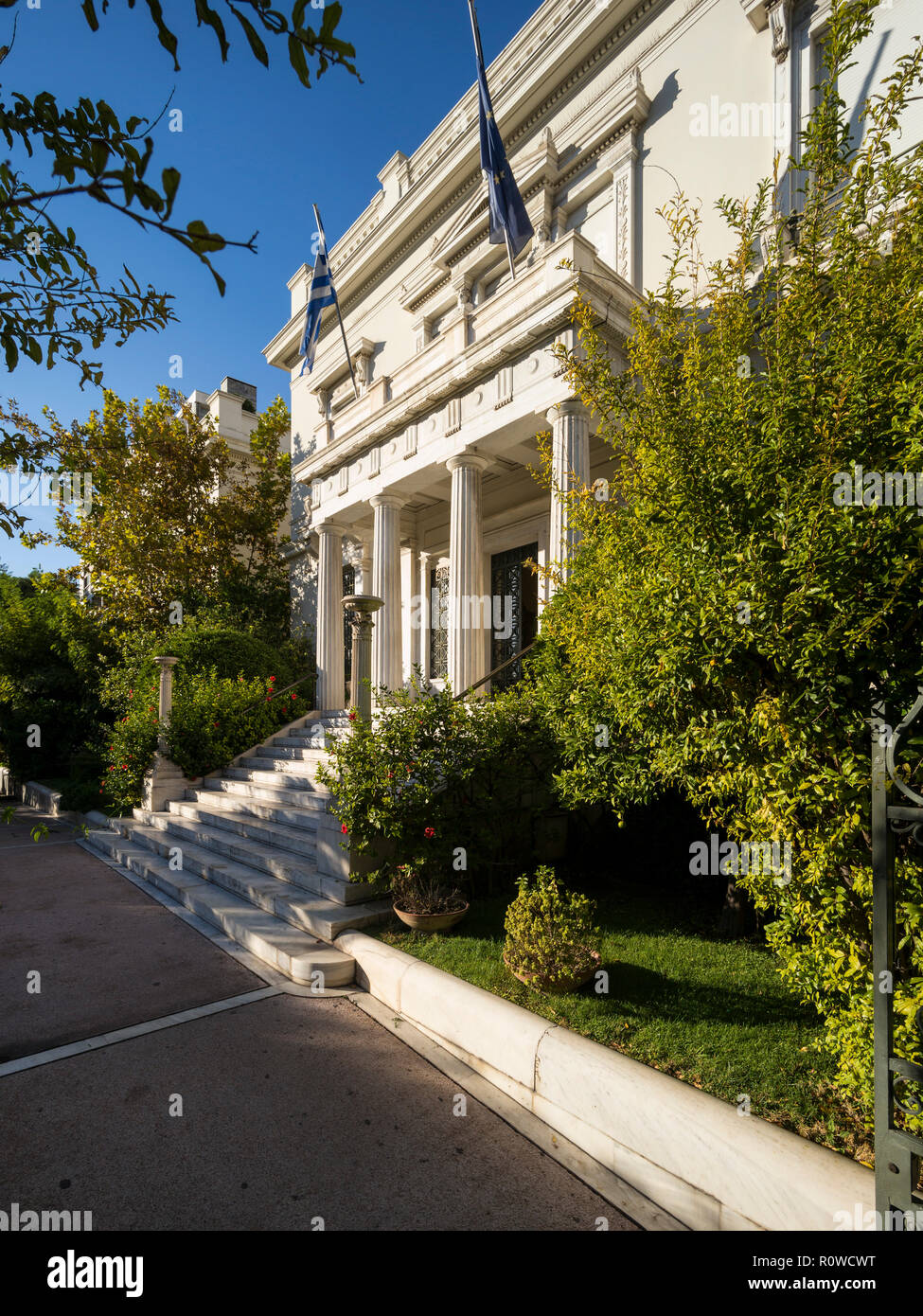 Athènes. La Grèce. Vue extérieure de l'entrée principale du Musée Benaki de la culture grecque, 1 rue Koumbari. Banque D'Images