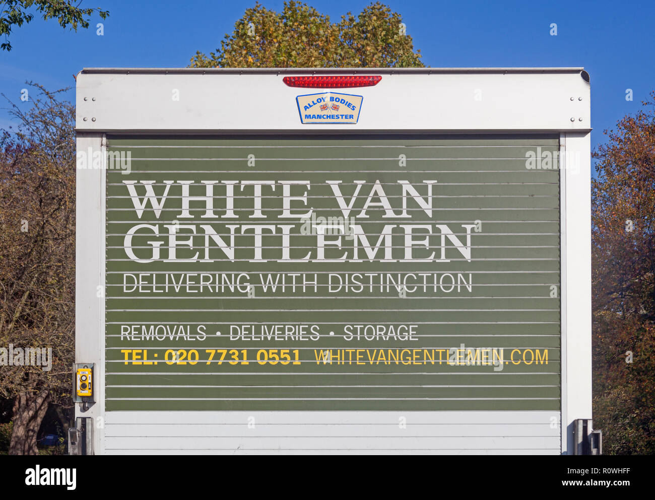 Une variation sur "white van man" sur un camion de livraison dans une rue de Londres , Lewisham. Banque D'Images