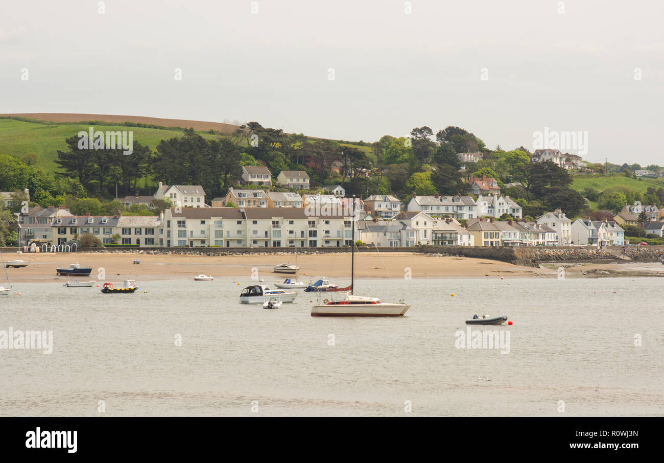 Le village de Instow vu de l'autre côté de la rivière Torridge Appledore estuaire dans le Nord du Devon, Angleterre Banque D'Images