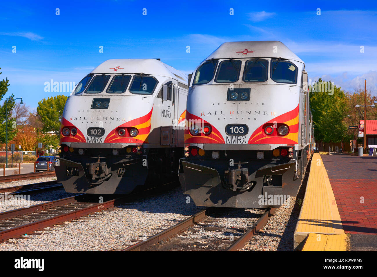 Deux trains Rail dans la gare de glissière à l en gare de Santa Fe, Nouveau Mexique USA Banque D'Images