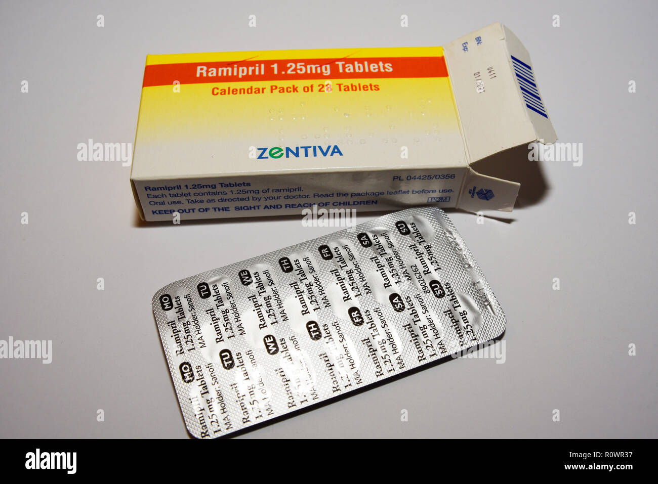 Ramipril comprimés. 1,25mg paquet de pilules. Fort de comprimés médical isolé sur un fond blanc. Zentiva. Fabriqué par Sanofi, Italie. Ue Banque D'Images
