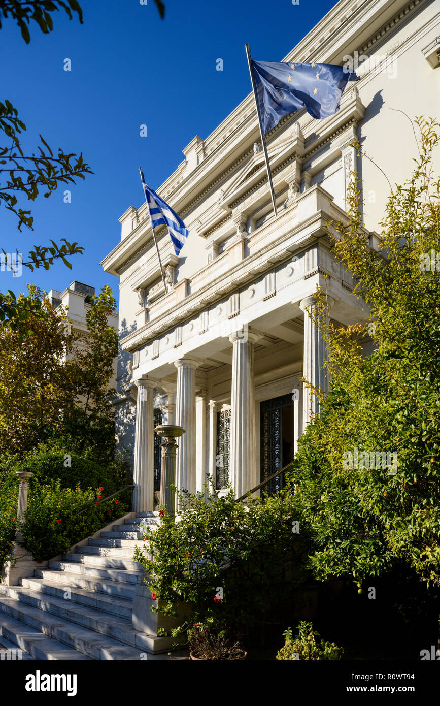 Athènes. La Grèce. Vue extérieure de l'entrée principale du Musée Benaki de la culture grecque, 1 rue Koumbari. Banque D'Images