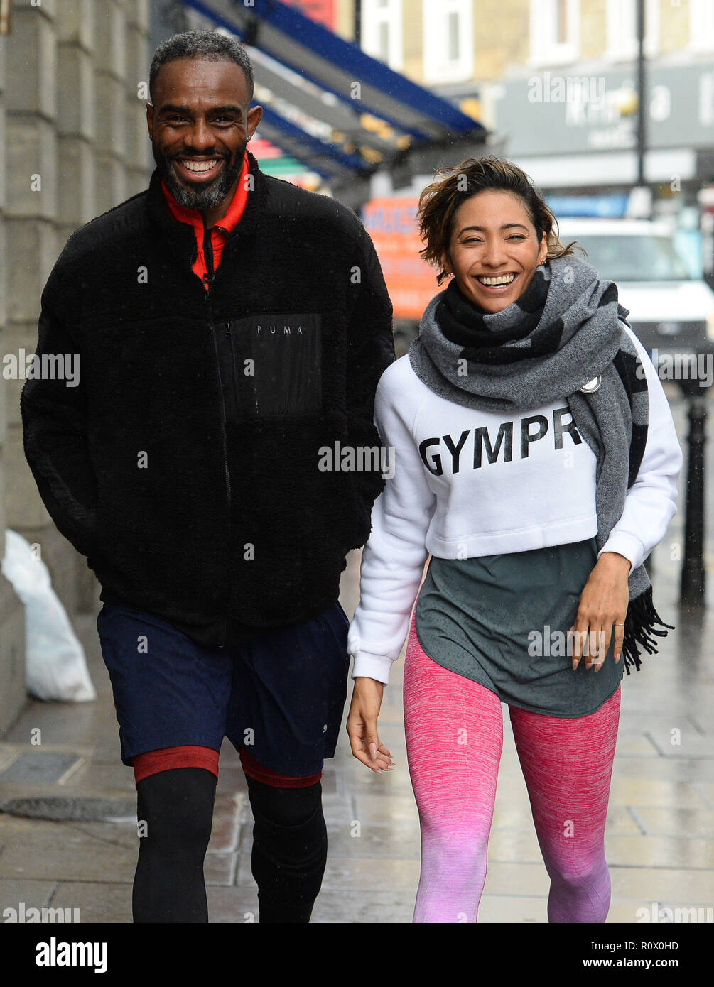 Strictly Come Dancing l'investiture Charles Venn et Karen Clifton arrivent à pratiquer leur dernière danse de routine, le Charleston, à un studio de danse à Londres. Banque D'Images