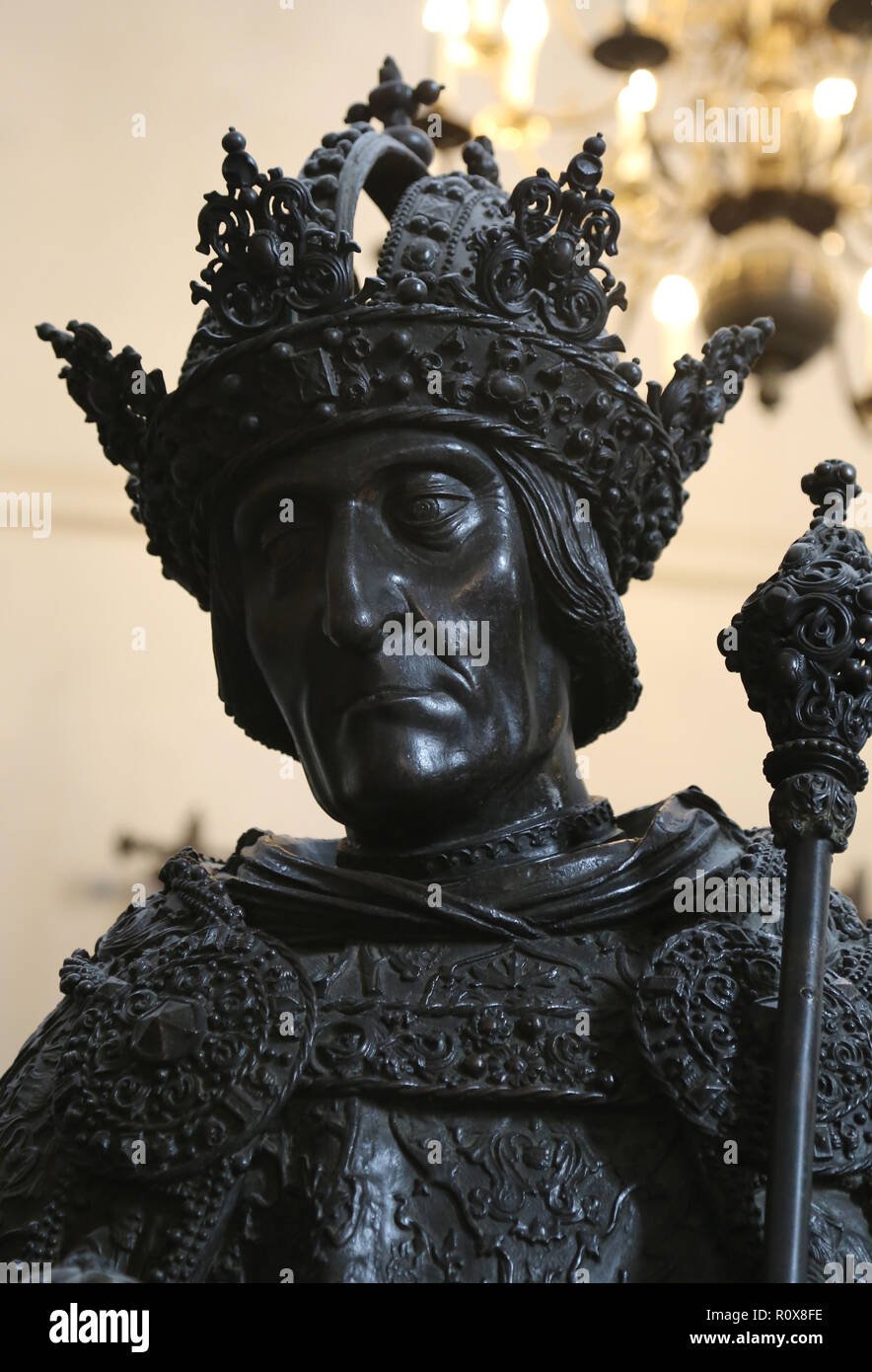 Frederich III (1415-1493). Saint Empereur Romain. Sesselschreiber Kšlderer et artistes :,1523/24. Tombe de Maximilien I. Innsbruck. L'Autriche. Banque D'Images