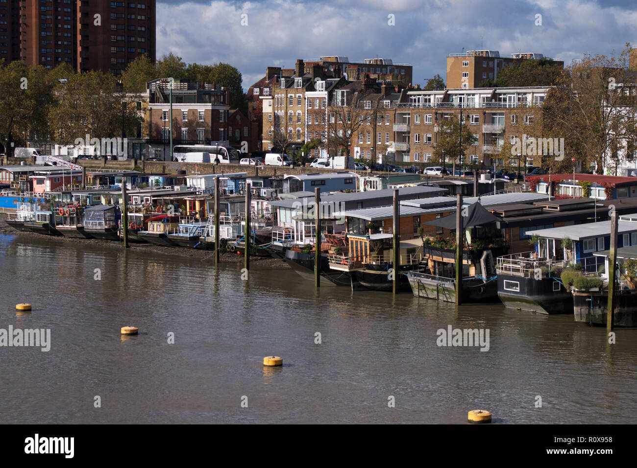 Chambre des bateaux sur la Tamise à Londres, Cheyne Walk Banque D'Images