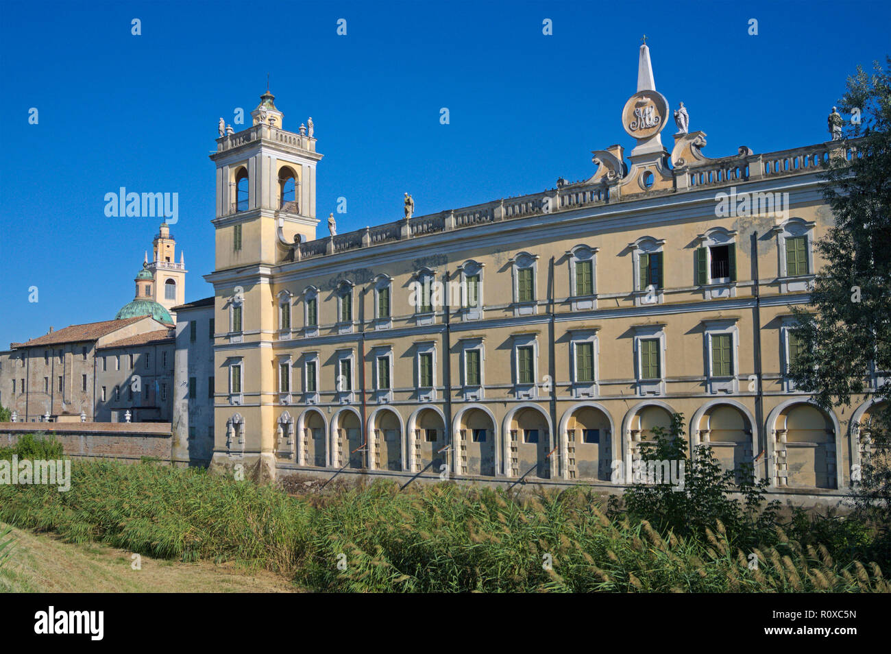 Vue de côté du Palais des Doges (Palazzo Ducale ou Reggia di Colorno), Colorno, Emilia-Romagna, Italie Banque D'Images