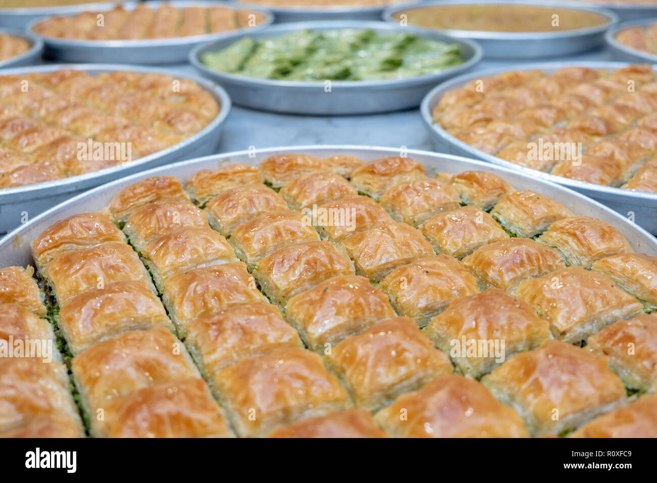 La cuisine turque, baklava sucrées avec les pistaches vertes Banque D'Images