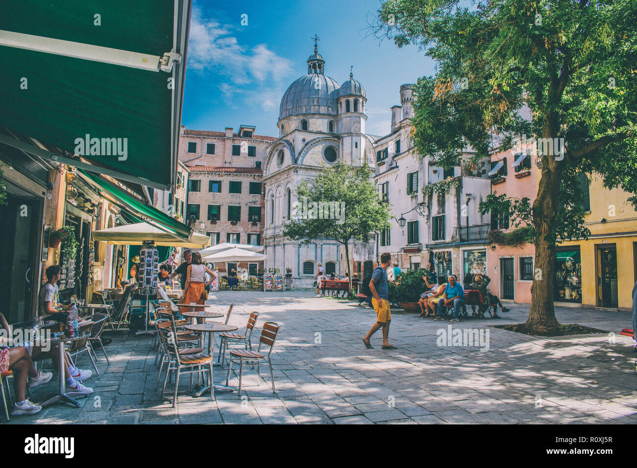 Petite piazza à Venise, Italie Banque D'Images