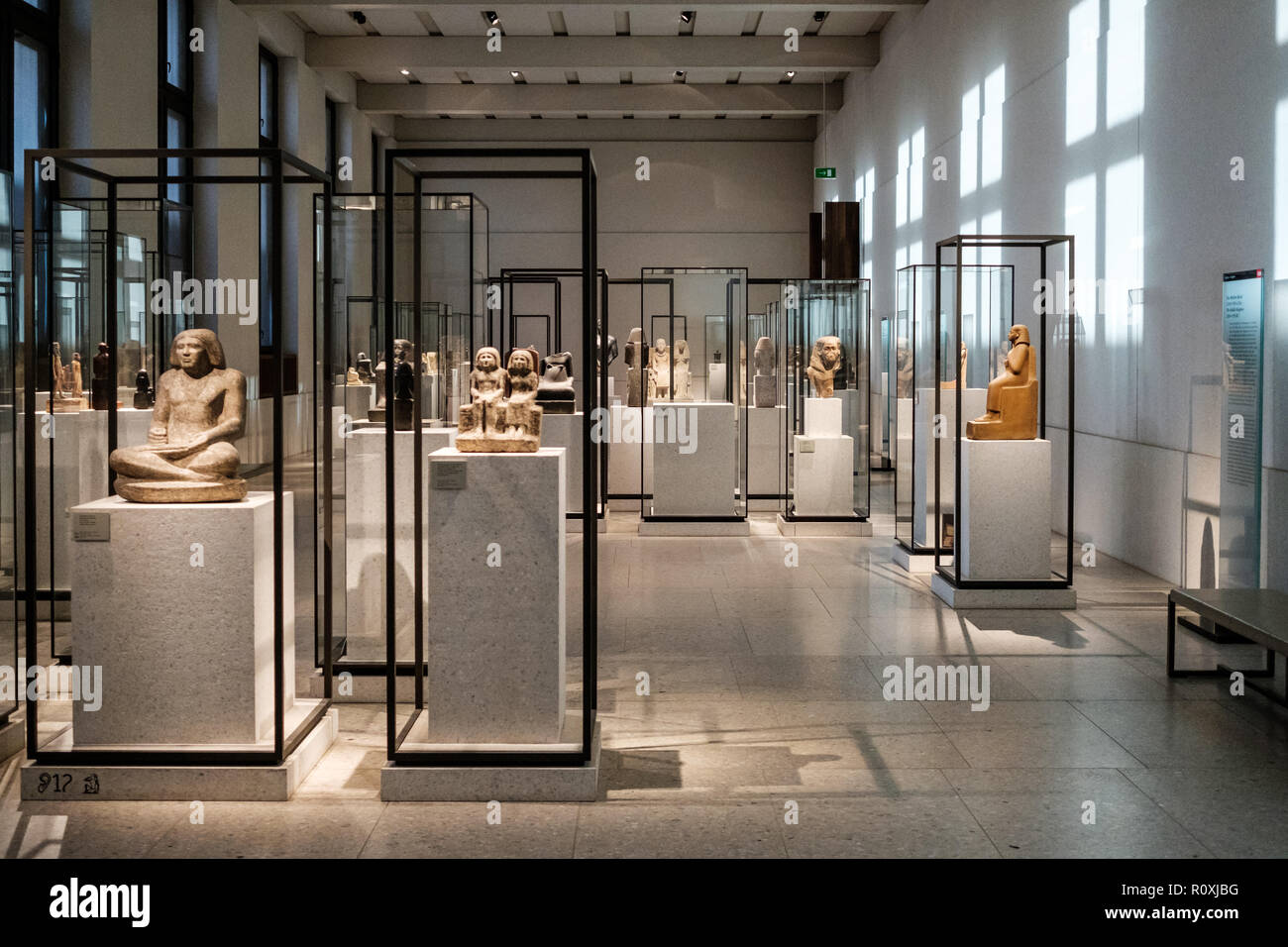 Berlin, Allemagne - novembre 2018 : l'intérieur du Neues Museum (nouveau musée), l'île aux musées à Berlin Banque D'Images