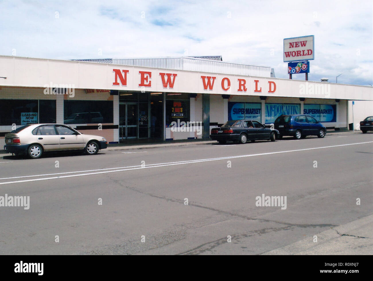 Nouveau Monde supermarché fait partie de la Nouvelle Zélande coopérative de vente au détail des denrées alimentaires (NZ) Ltd., la marque a été fondée en 1963. Ce magasin était situé à Place Hawkes Bay en 2009 Banque D'Images