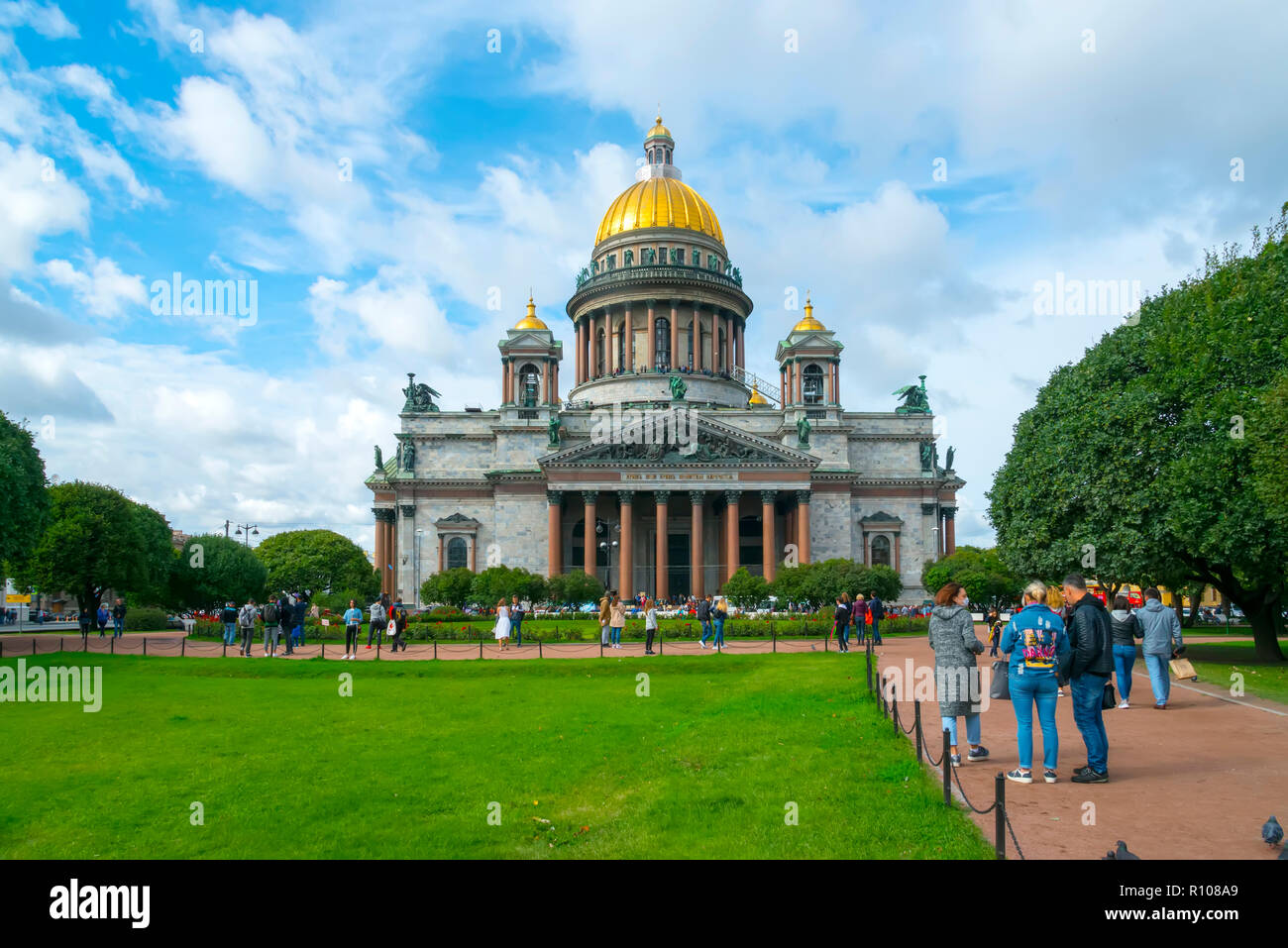 Cathédrale Saint-Isaac; à Saint-Pétersbourg, en russe Sankt Peterburg, anciennement (1914–24) Petrograd et (1924–91) Leningrad, ville et port, extrême nord Banque D'Images
