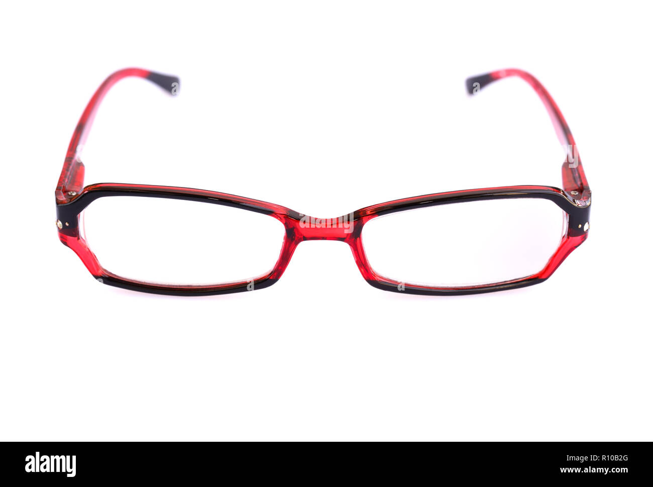 Lunettes avec cadre rouge isolé sur fond blanc. Banque D'Images
