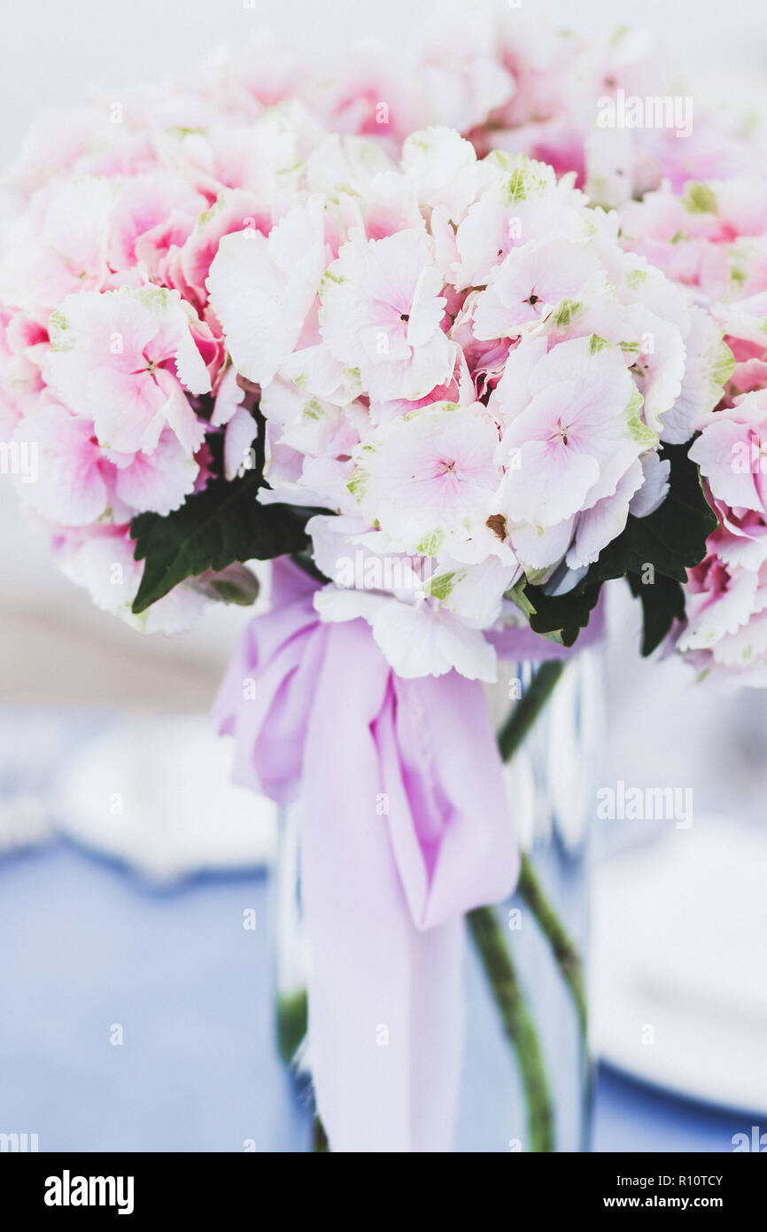 Bouquet de roses délicates hortensias Banque D'Images