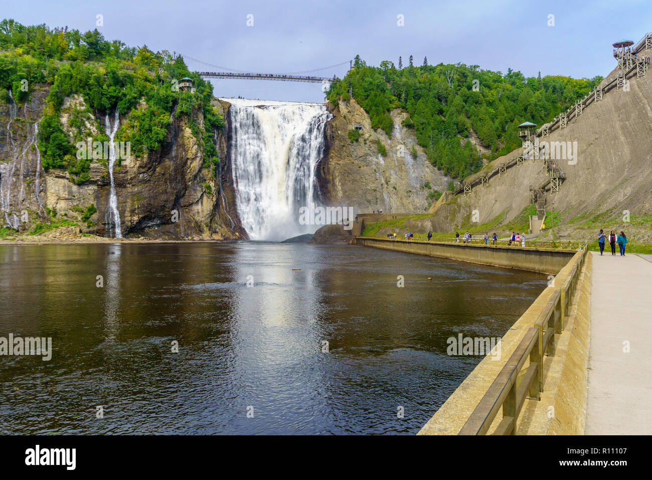 Beauport, Canada - le 10 septembre 2018 : vue sur la Chute Montmorency, avec les visiteurs, au Québec, Canada Banque D'Images