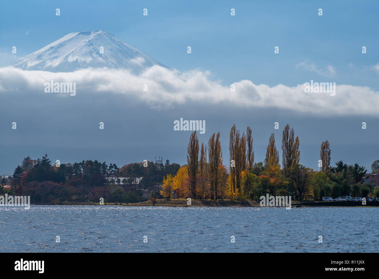 Le Mont Fuji et le lac Kawaguchi à Yamanashi, Japon Banque D'Images