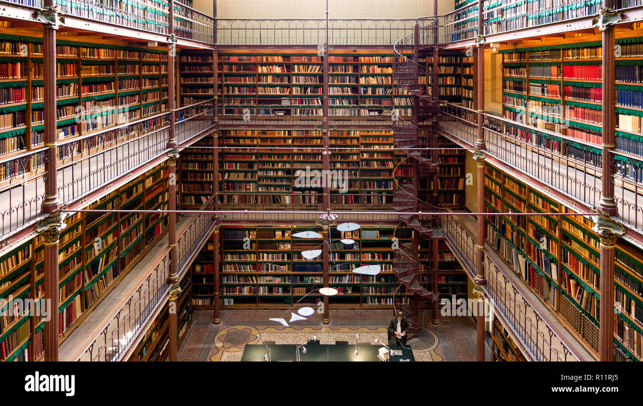 AMSTERDAM - Sep 27, 2014 : vue sur le Rijksmuseum Research Library, la plus grande bibliothèque de recherche en histoire de l'art dans les Pays-Bas. Banque D'Images
